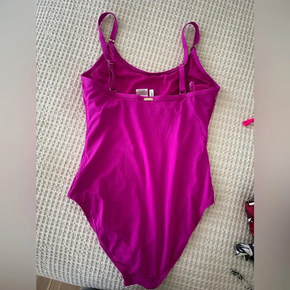 Size 8 Calvin Klein Fuchsia one piece bathing suit adjustable straps built bra - Picture 2 of 3